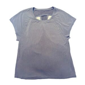 Small grey workout tshirt with twisted open back